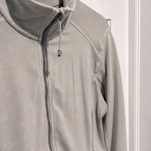 EUC Lululemon Cut Class Jacket Washed French Clay - size 12 - Picture 6 of 10